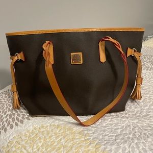 Dooney and Bourke Bailey Bag